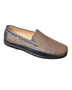D555 Stuart Slip On Shoe Brown